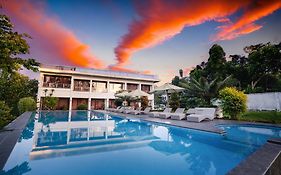 Nirvana Hotel Resort Tetebatu