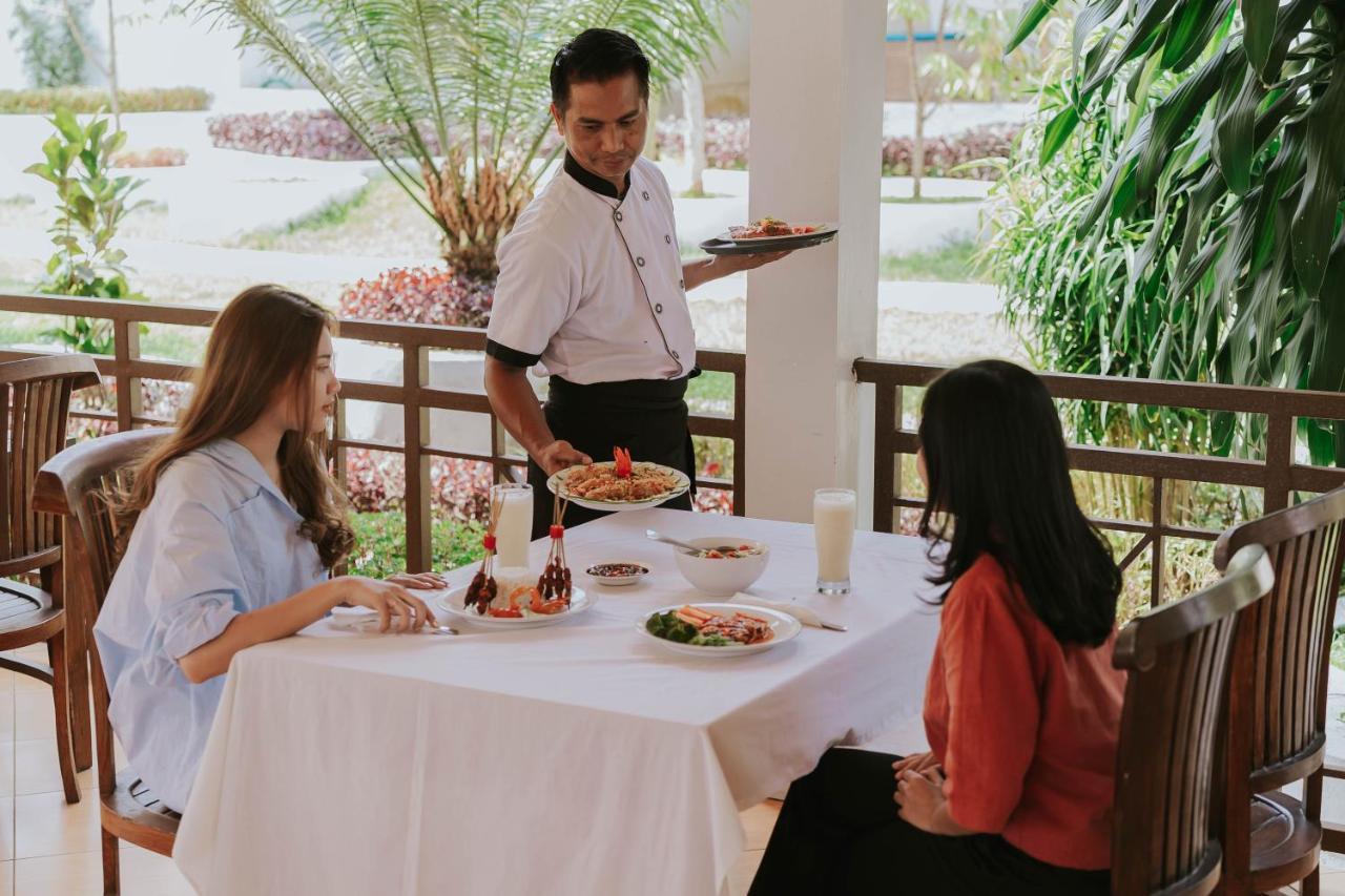 Nirvana Hotel Resort Tetebatu Extérieur photo