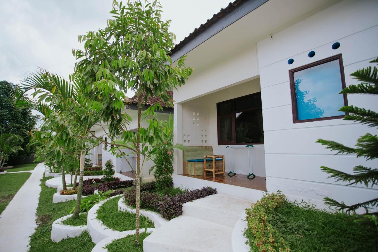 Nirvana Hotel Resort Tetebatu Extérieur photo