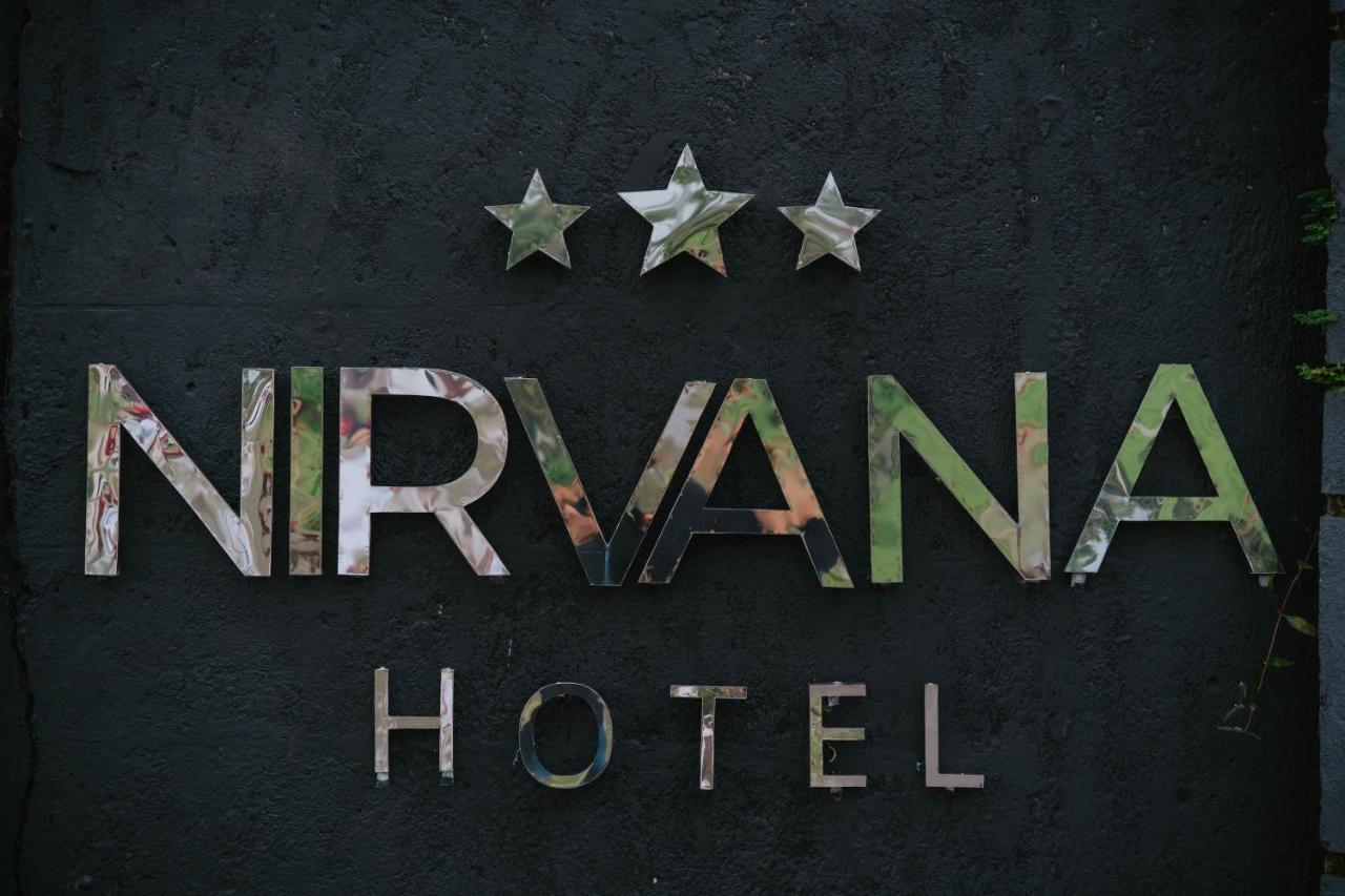Nirvana Hotel Resort Tetebatu Extérieur photo